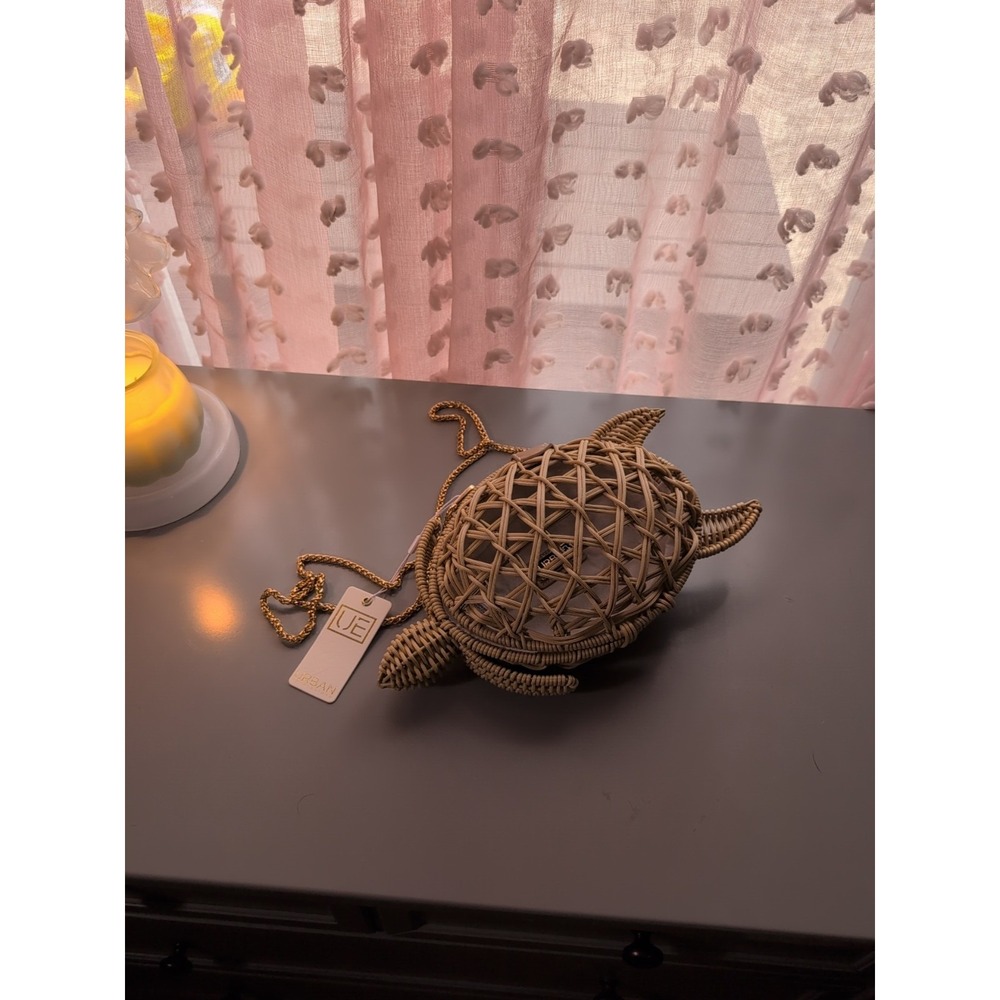 NWT Urban Expressions Leilani Woven Tan Natural Basket Weave Sea Turtle